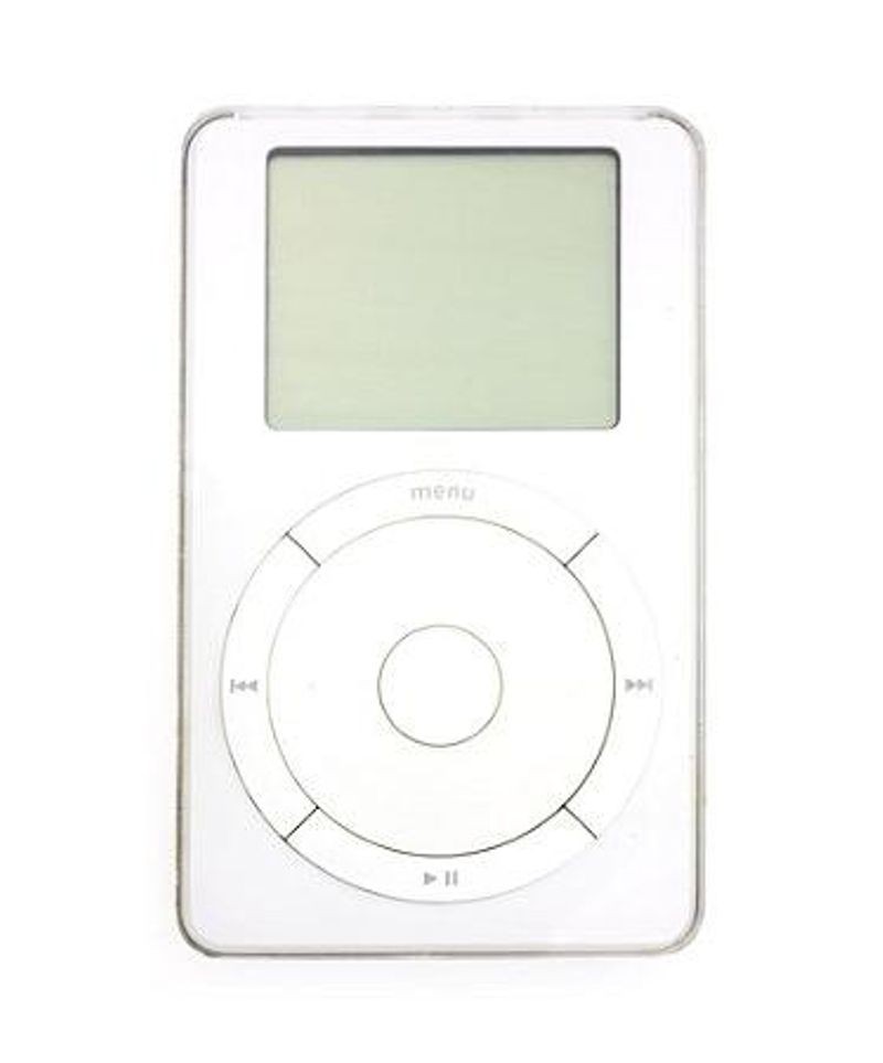 iPod Evaluation and Test Prototype (2001).
The original iPod had a miniaturized 5GB hard disk drive and could “store 1,000 songs in your pocket.”
CHM# 102633636
Photo: ©Mark Richards
