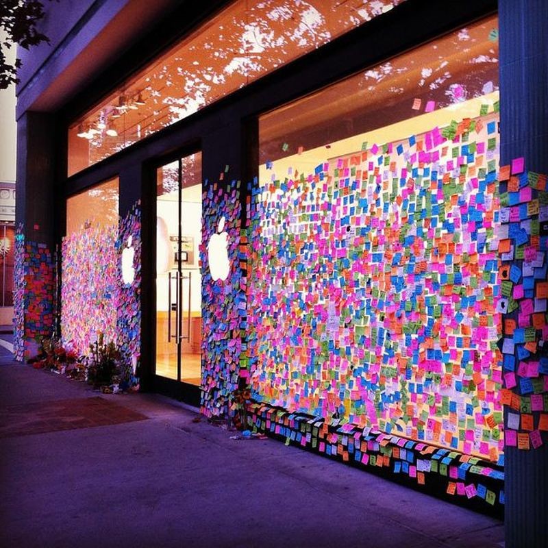 Outpouring of remembrances and ‘thanks’ to Steve Jobs, Apple store, Palo Alto, California, Oct 8, 2011
© All rights reserved by troialynn
